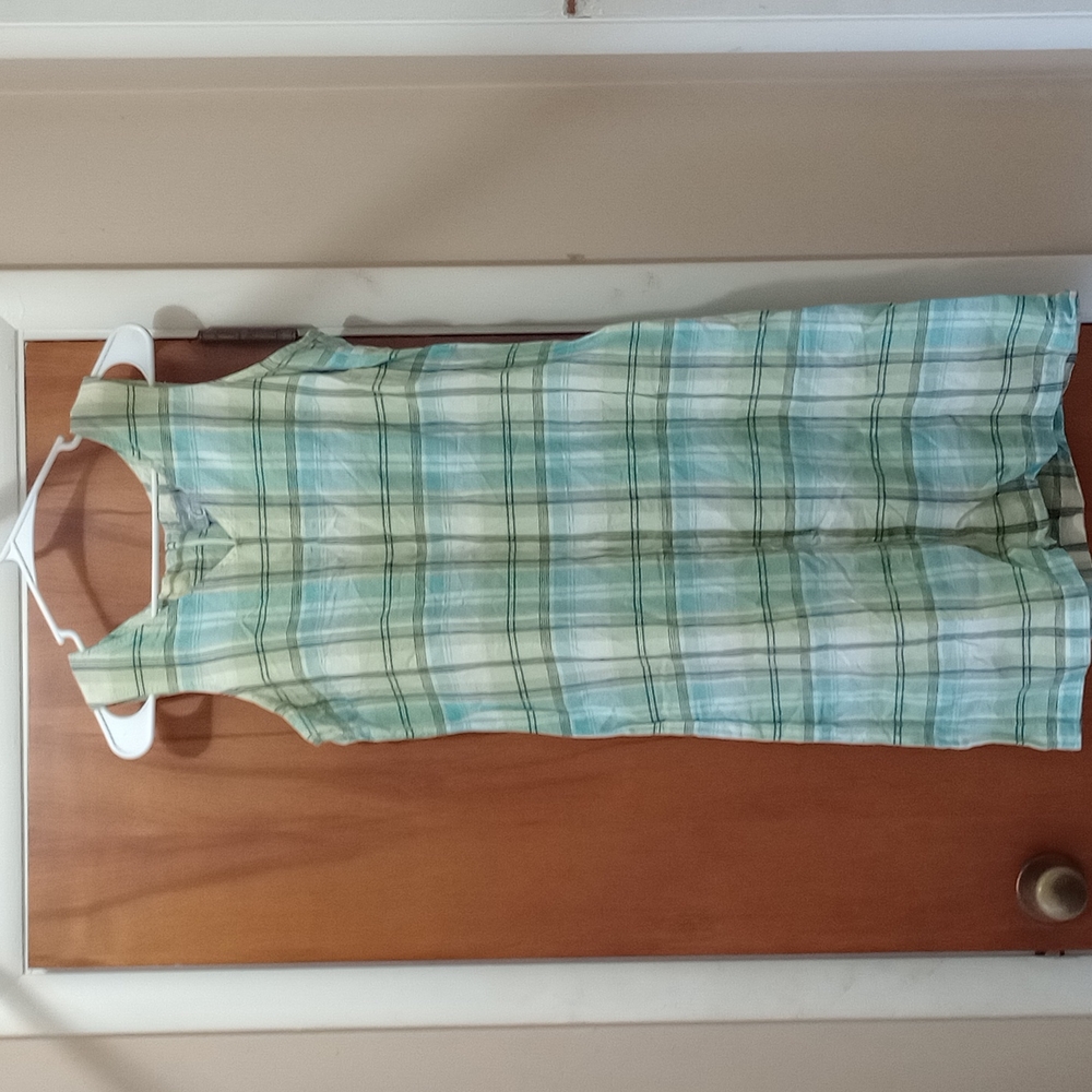 Sleeveless dress